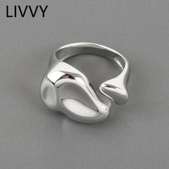 High-End Women's Rings with Concave and Convex Design