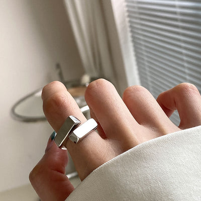 Geometric Cross Ring in 925 Sterling Silver